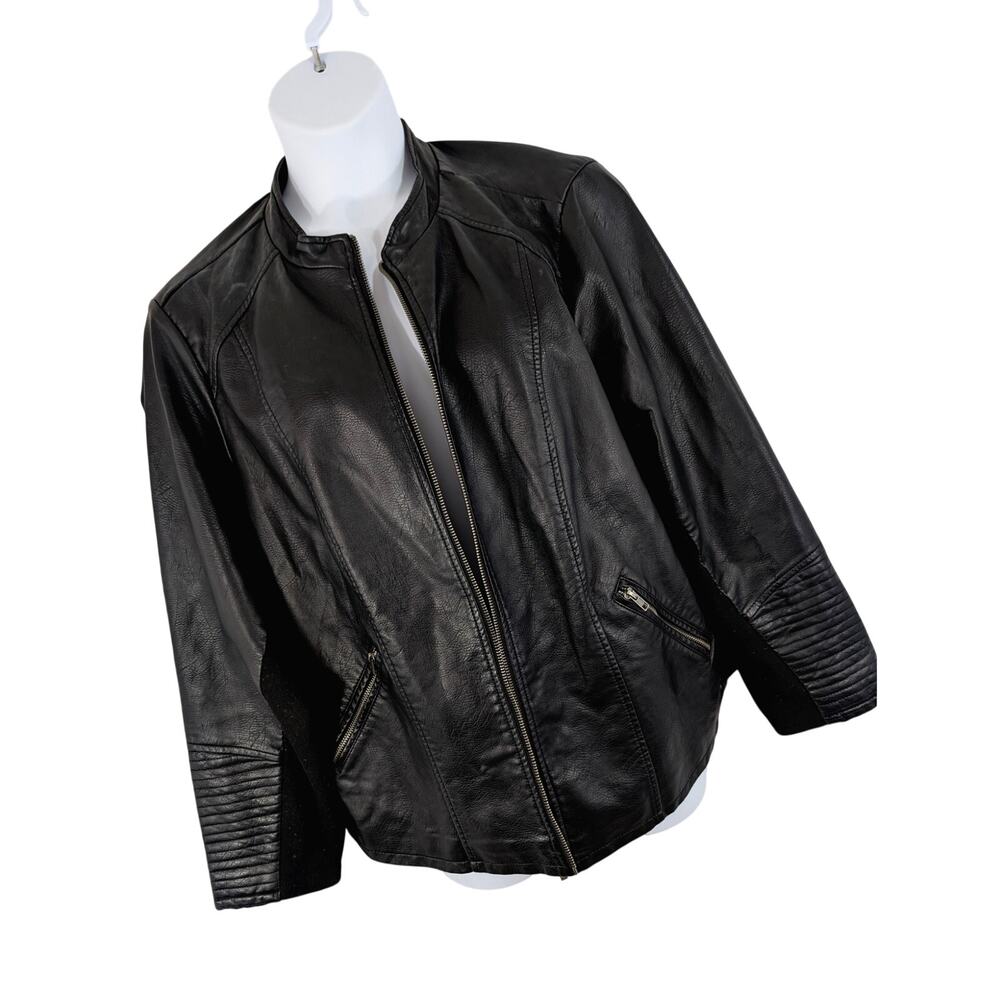 TORRID! LUXE BLACK VEGAN LEATHER BIKER INSPIRED, ZIPPER WRISTS, JACKET, COAT! 4X